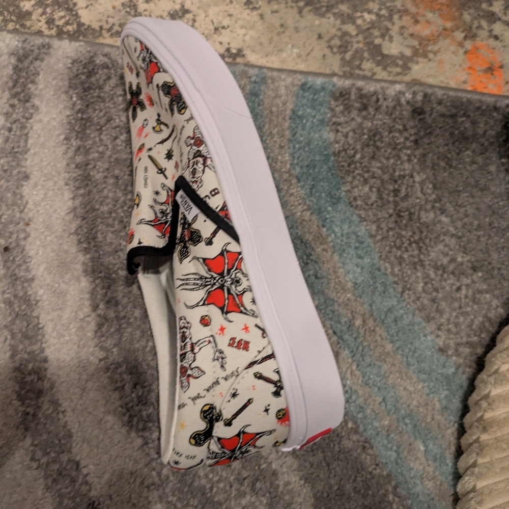 Vans 2022 Stranger Things Men's 8 - Picture 9 of 10